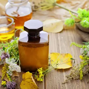 عرقیات و شربت‌ های گیاهی